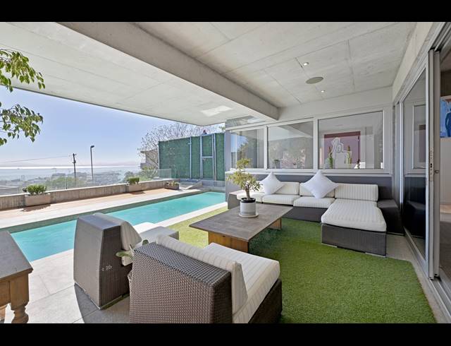 4 BEDROOM FREEHOLD TO LET IN GREEN POINT